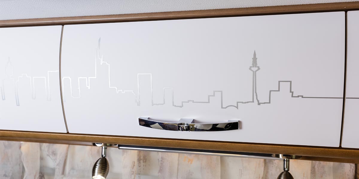 Bravia Swan 599 Edition 30 Van Sonderpolsterund Sonderbeklebung Schrankfronten