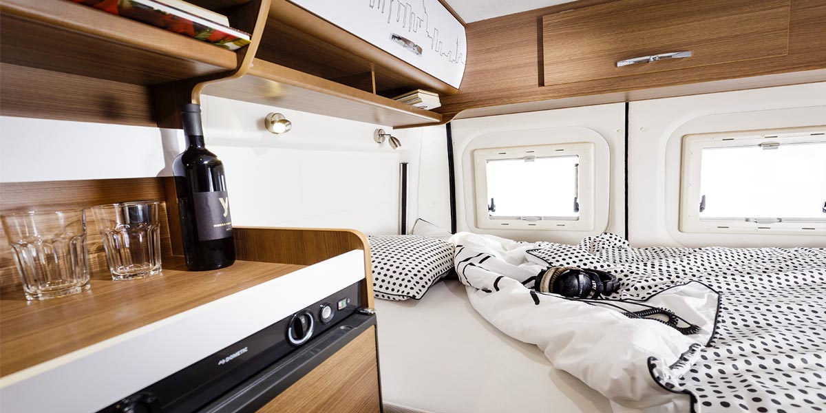 Bravia Swan 599 Edition 30 Van Doppelbett im Heck
