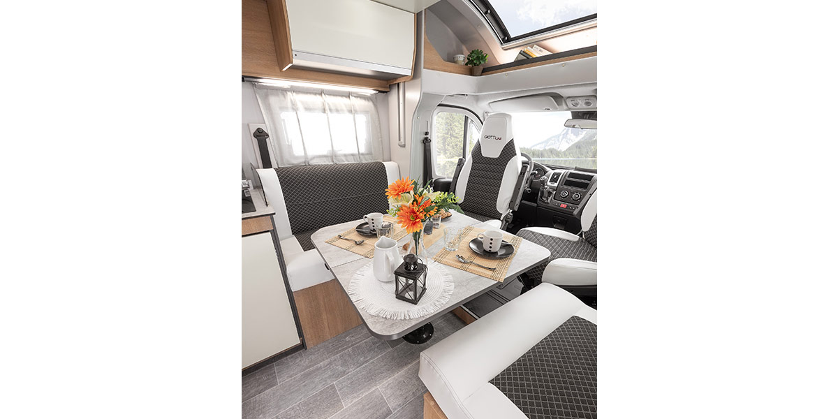 Wohnmobil Giottiline Teilintegriert Toscan 74 NF Innenansicht