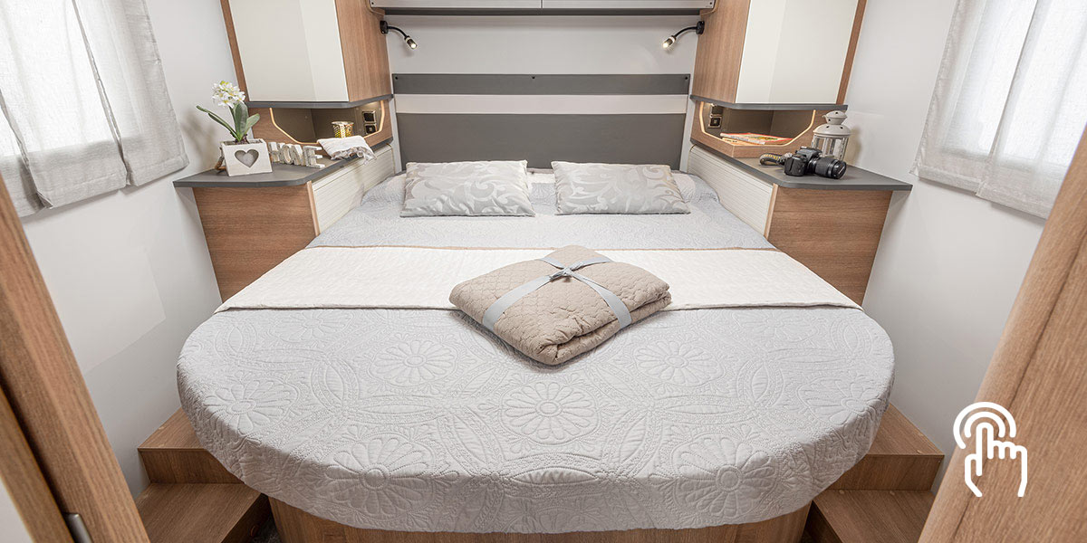 Teilintegriertes Reisemobil von Giottiline 74NF